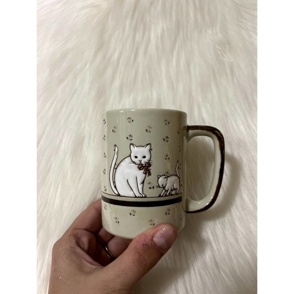 Vintage White Cats Ceramic Coffee Mug / Cup